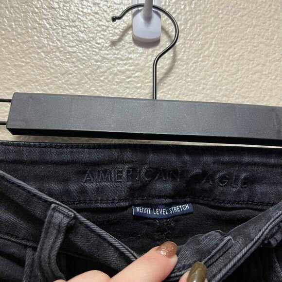 American Eagle Next Level Stretch Hi-Rise Jeggings Black Distressed Cotton Sz 6 - Picture 6 of 9